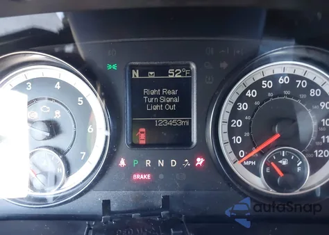 2016 Ram 1500 Express z USA, uszkodzony, nr VIN 1C6RR7FG4GS166845